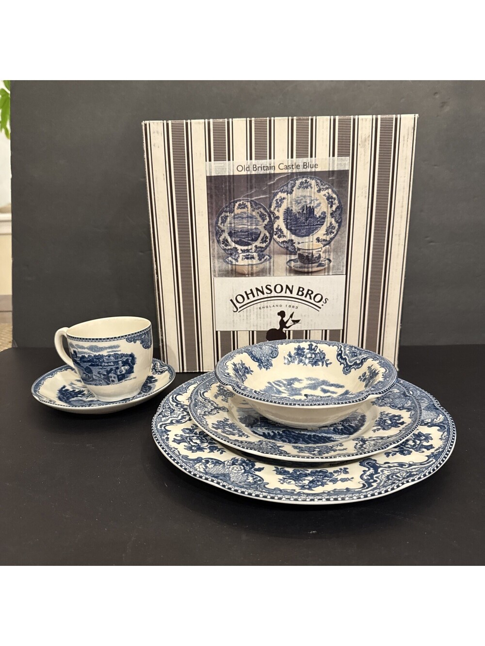 New Johnson Bros Blue Old Britain Castles 5 Piece Place Setting
